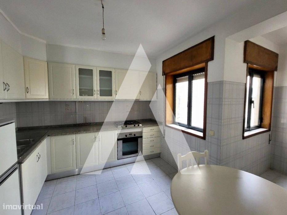 Apartamento T2 Renovado com Varanda no Centro de Macedo de Cavaleiros