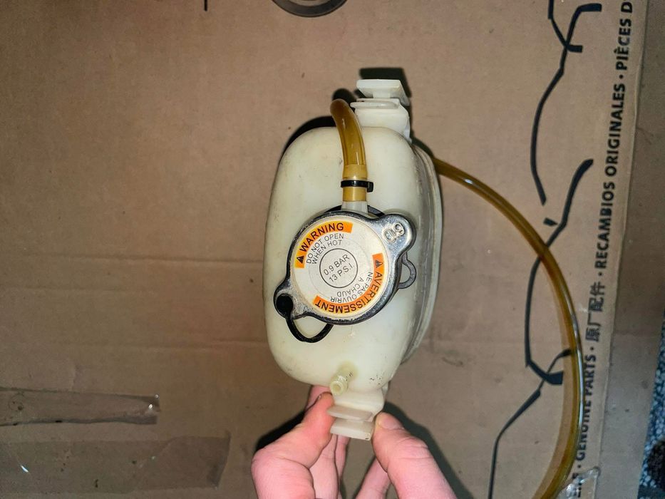 Zbiorniczek płynu seadoo 4tec