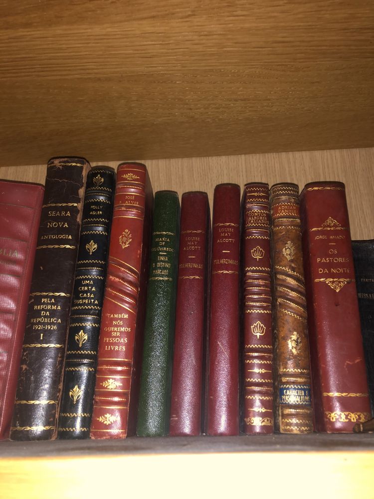 Livros de coleção antiguidade