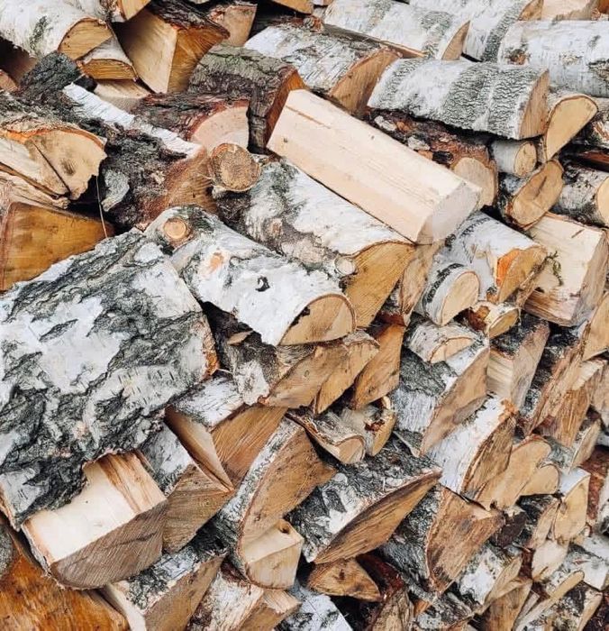 „Drewno kominkowe / opałowe – twarde gatunki, atrakcyjna cena”