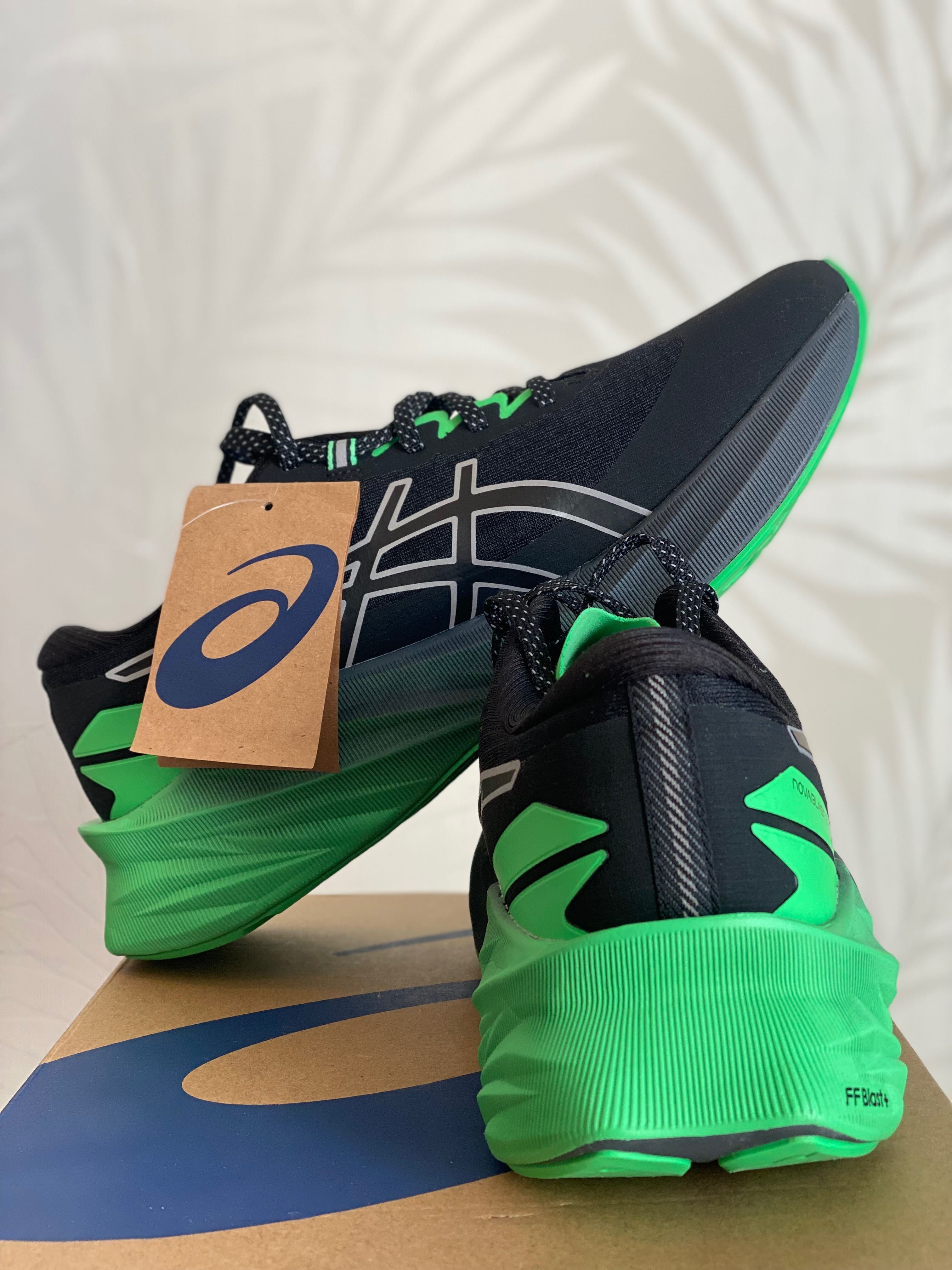 Кроссовки ASICS Novablast 3 Lite-Show