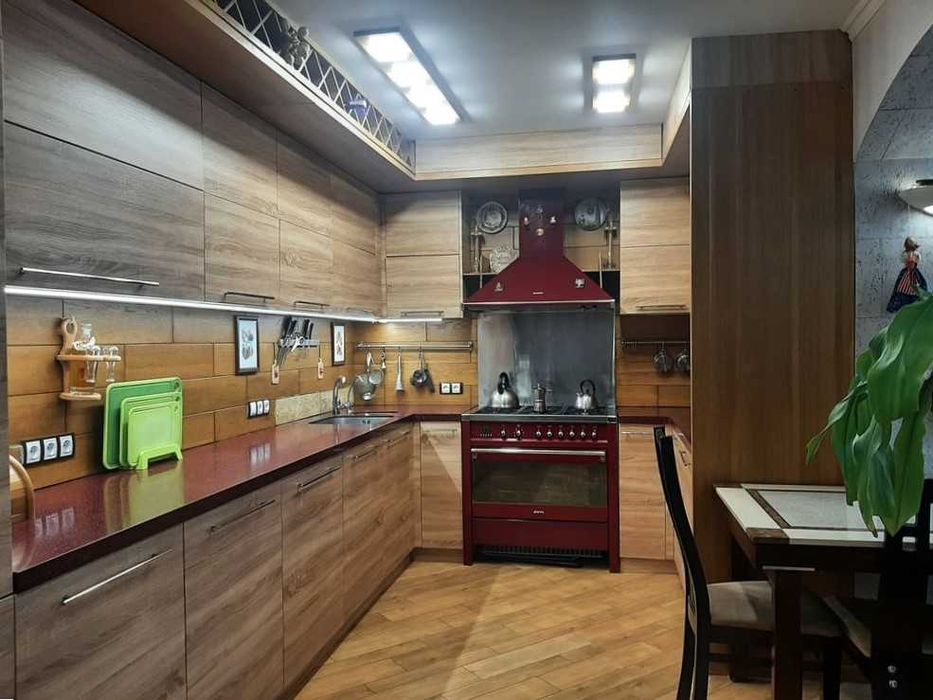 Продам двокімнатну квартиру  пр-т Шевченка 7А м. Вишгород ремонт меблі