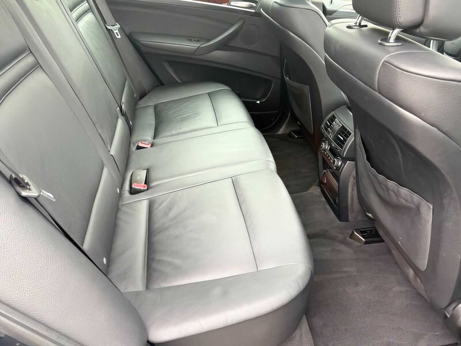 BMW X5 xDrive35d      2012