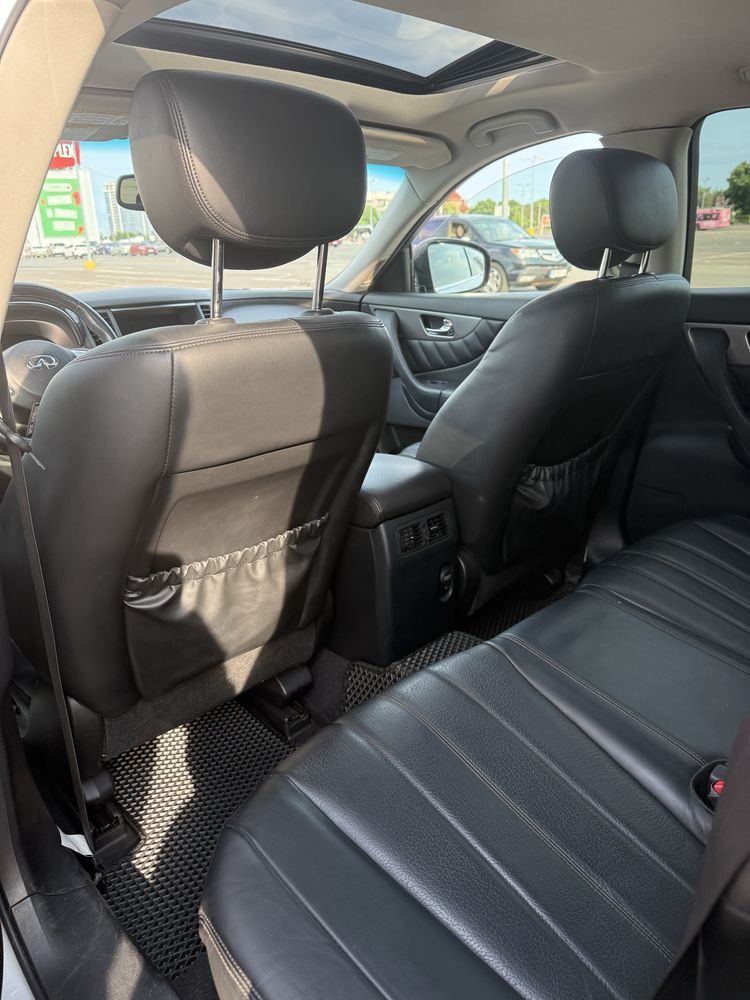 Продам infiniti qx70 11/16 год ...