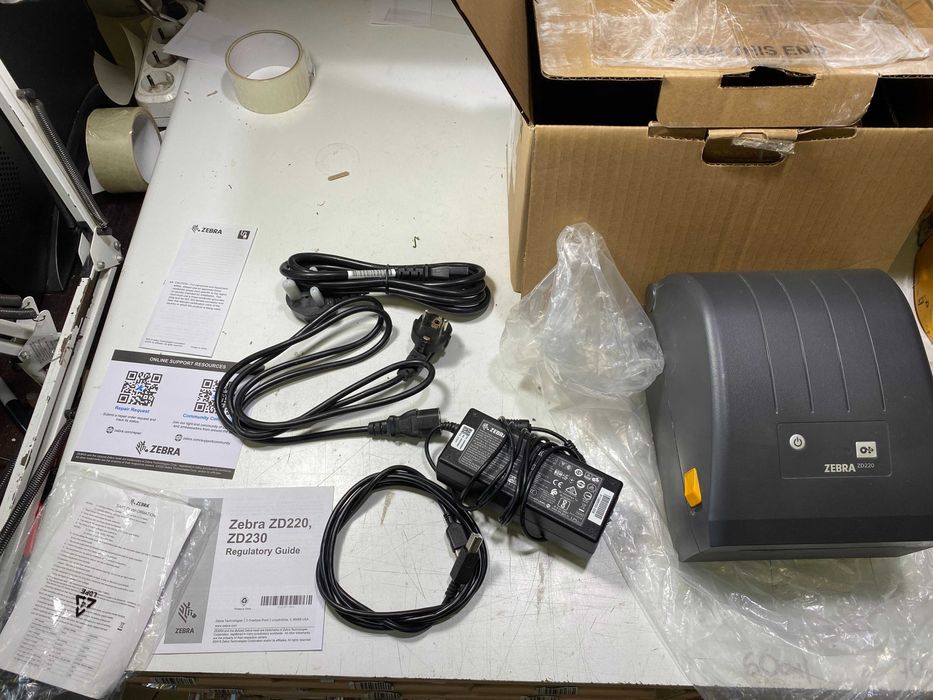 Принтер термоетикеток і етикеток Zebra ZD220d б/в