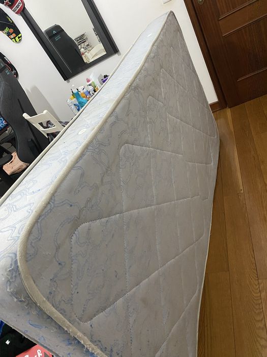 Colchao de molas solteiro