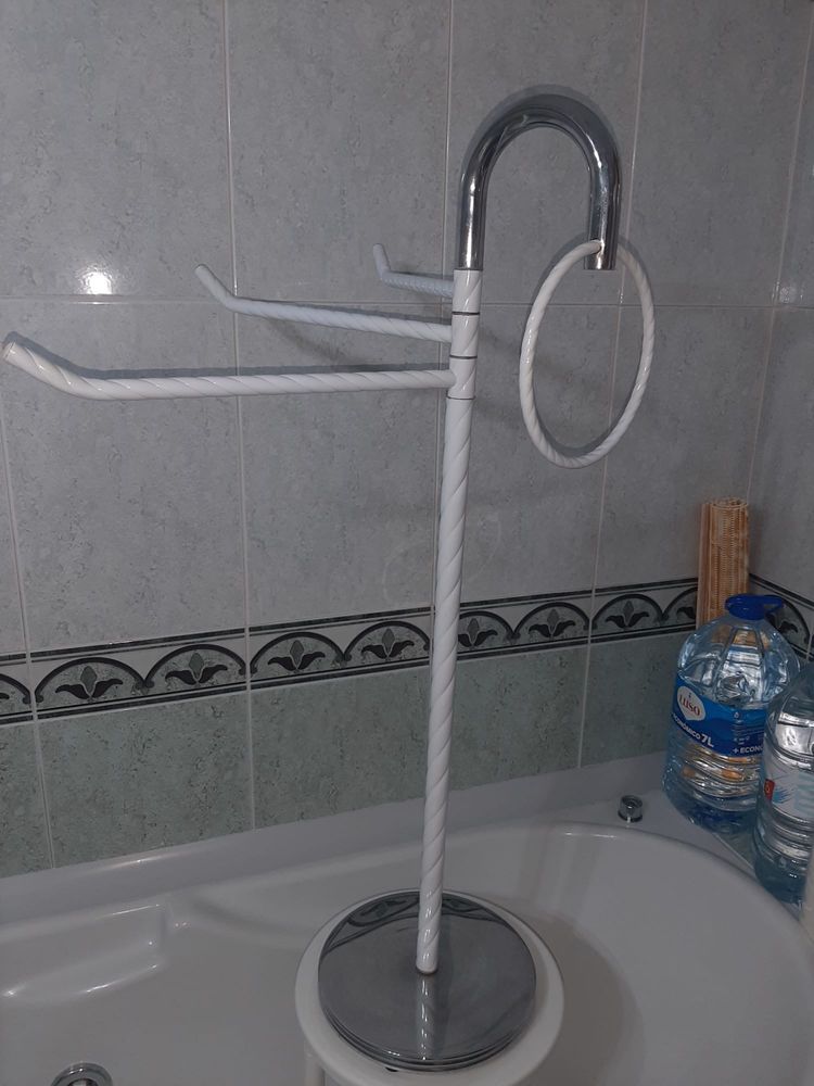 Toalheiro de casa de banho
