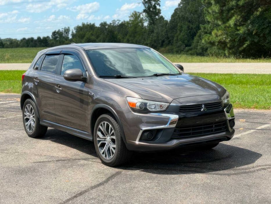 Mitsubishi Outlander Sport LE      2017