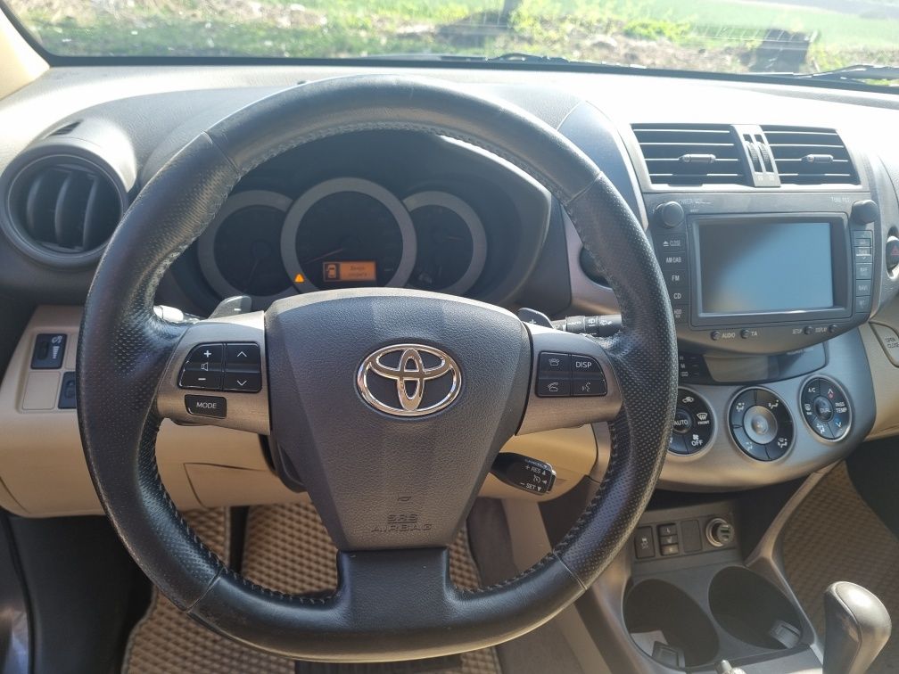 Toyota Rav 4 (Тойота рав 4)