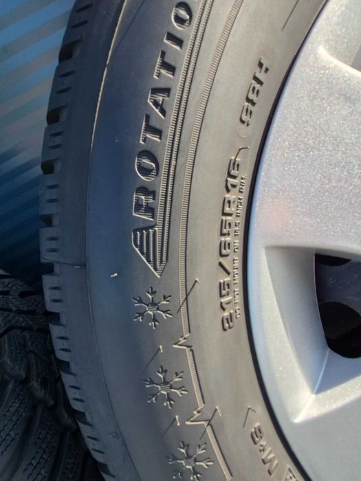 5x114,3**215/65/16**2022**Dunlop**Felgi+Opony Zimowe+Kołpaki**Nissan