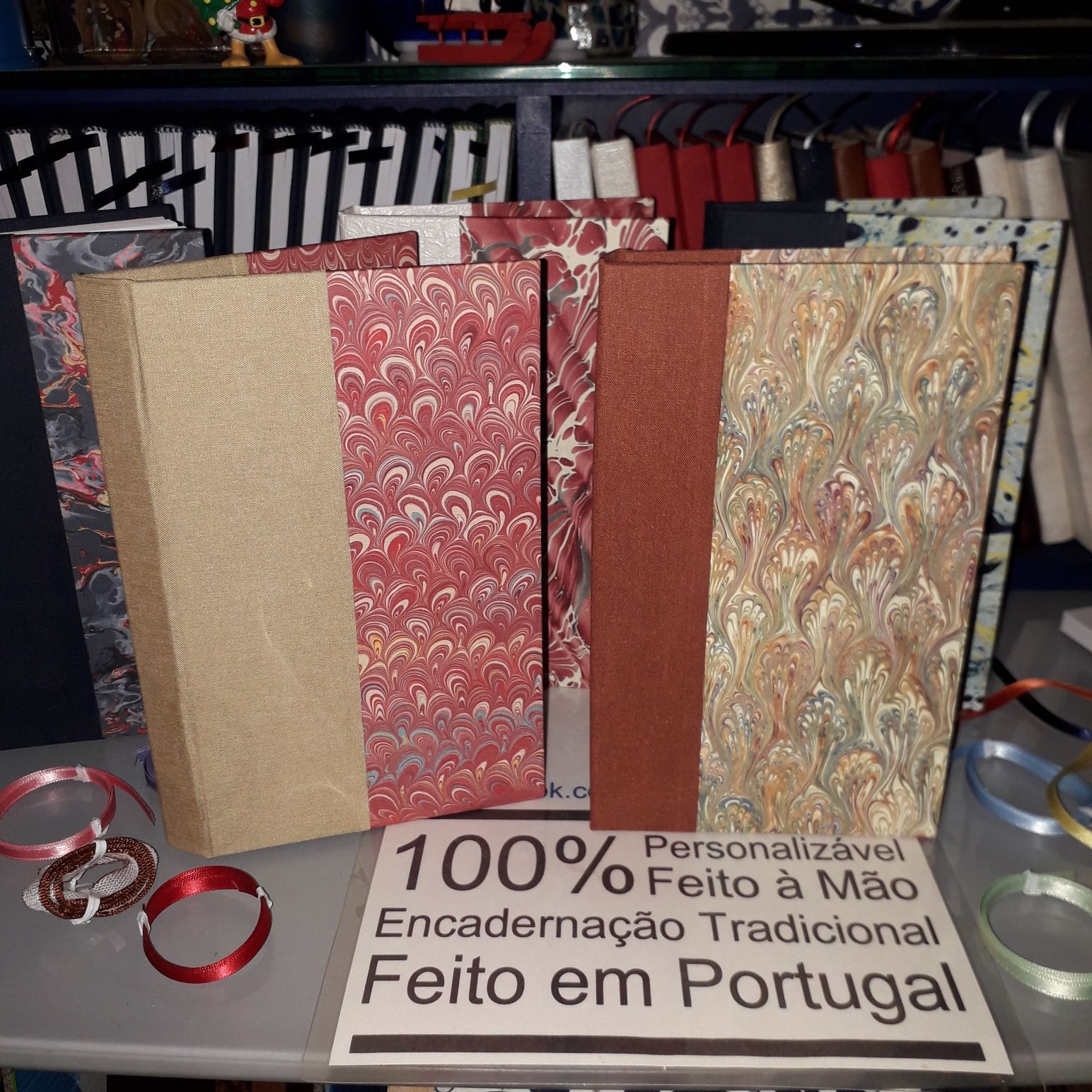 Livro de Apontamentos à antiga com papéis marmoreados/fantasia 13x21cm