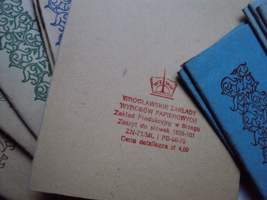 Zestaw notesów 100szt 16 kartkowych w kratkę jak na foto