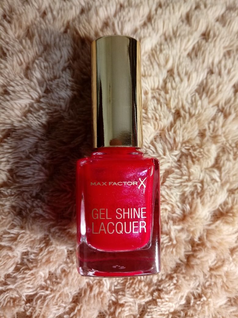 Lakier max factor