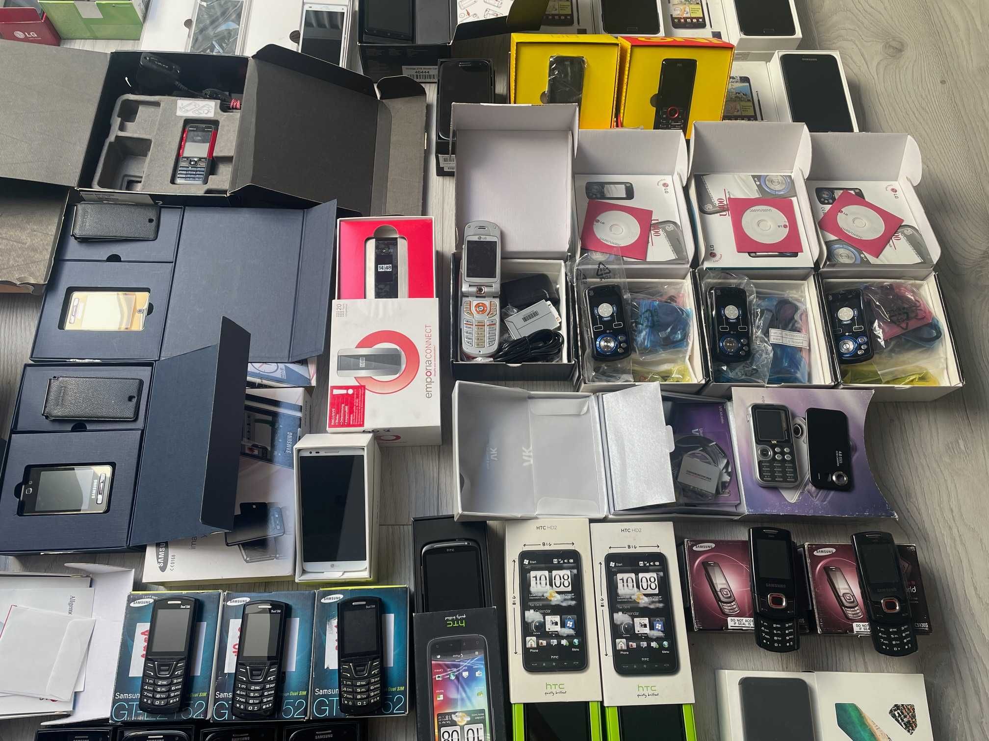 110 Sztuk Nokia HTC BlackBerry Samsung LG Sony Wyprzedaz Kolekcji.