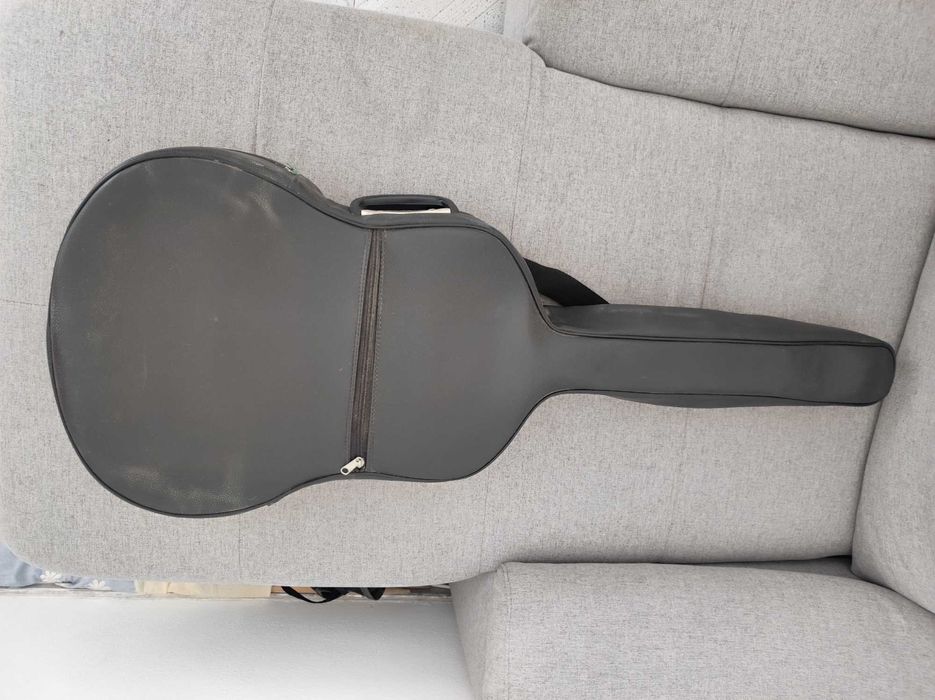 Guitarra tamanho criança