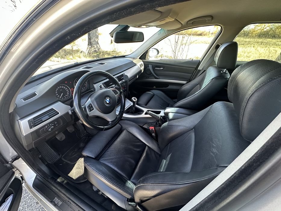 BMW 325xi bogate wyposażenie i mały przebieg