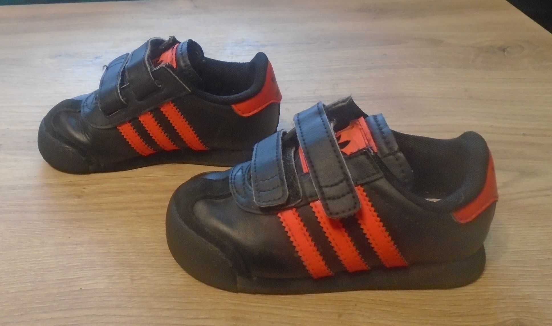 Buty sportowe Adidas dla malucha rozmiar 23,5