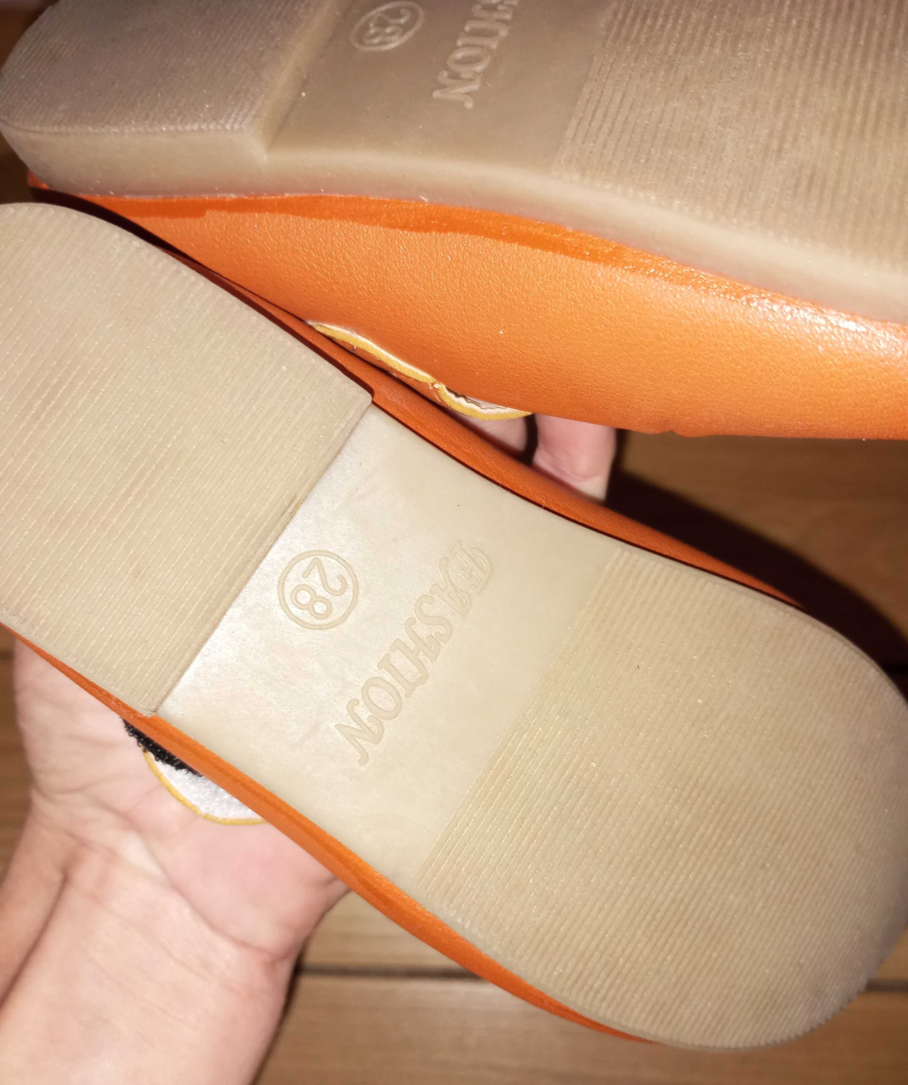 Pantofelki w stylu Vintage rozmiar 28