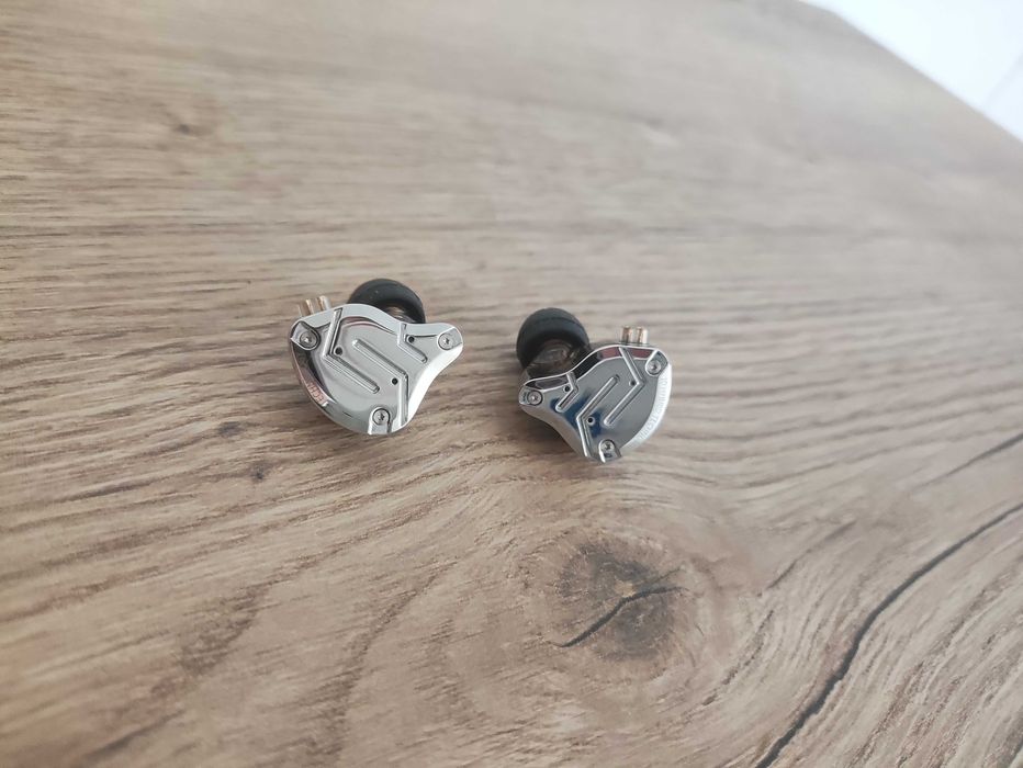 Słuchawki dokanałowe monitory KZ ZS10 PRO douszne przewodowe hybrydy