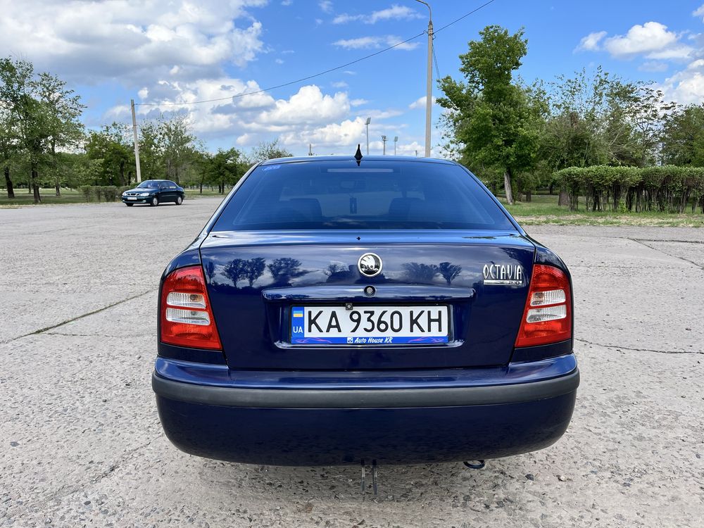 Skoda Oktavia Tour 2.0 MPI АКПП