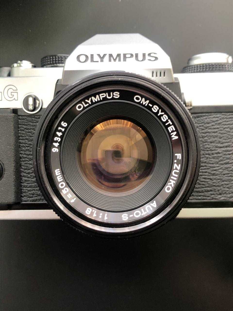 Фотокамера Olympus OMG з об'єктивом Olympus Zuiko 50mm f/1.8