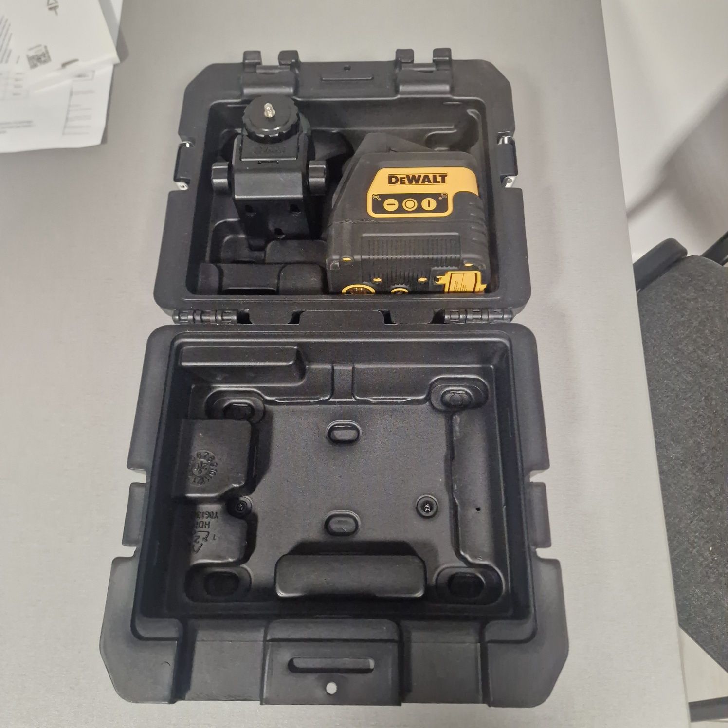 Poziomica laserowa laser DeWalt DW0811