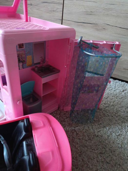Kamper i samochód Barbie
