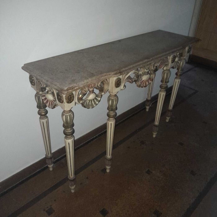 Credência Vintage com tampo de mármore