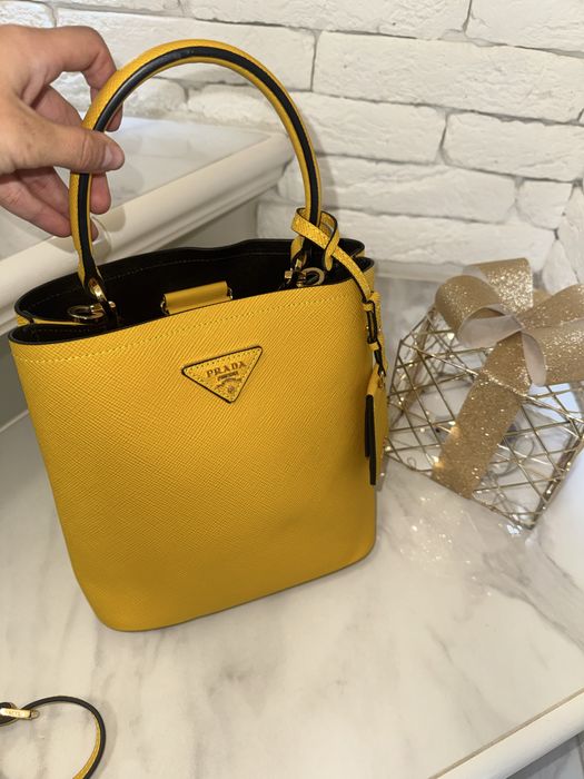 Сумка корзинка PRADA прада летняя желтая