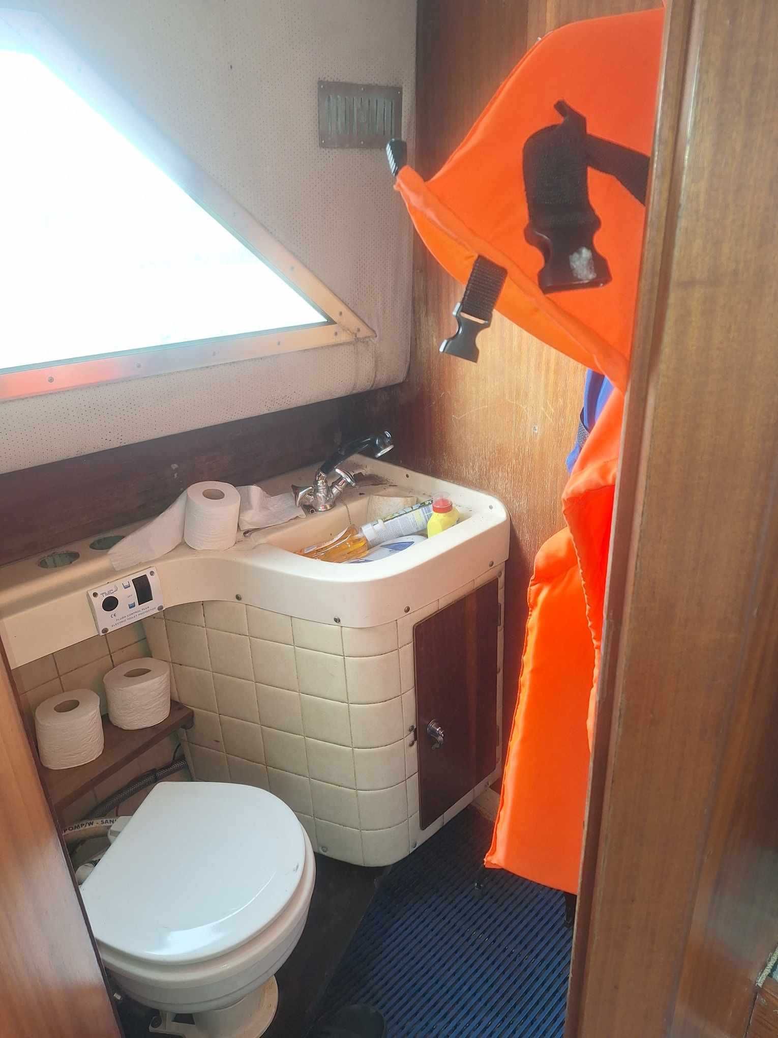 Jacht motorowy, houseboat, volvo, 11m,strumieniówka, przyczepa,zamiana
