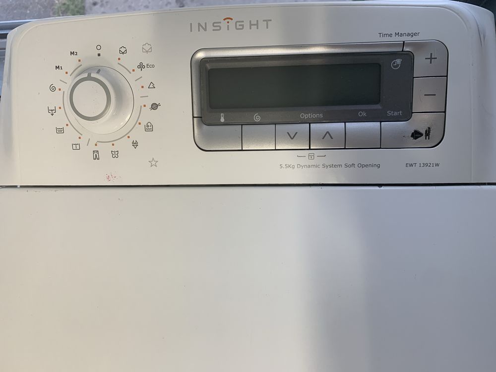 Продам пральну машину Electrolux EWT13921W, 5,5 кг. Вузька, гарантія.