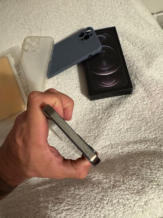 Iphone 12 pro max 256g em otimo estado