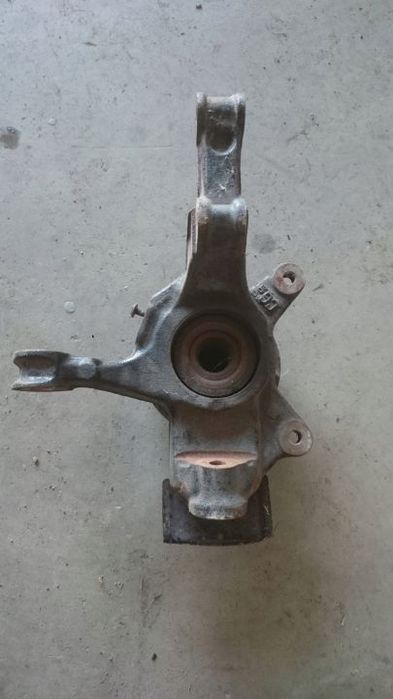 ZWROTNICA LEWY PRZOD RENAULT LAGUNA III 2.0DCI 07-