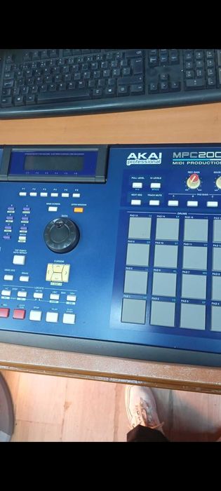 Akai Mpc 2000xl recondicionada