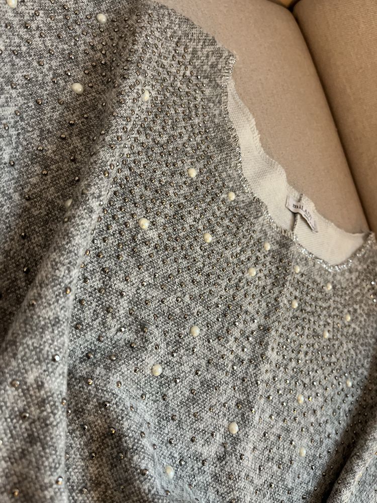Bluzka sweterek szary z perełkami plus size