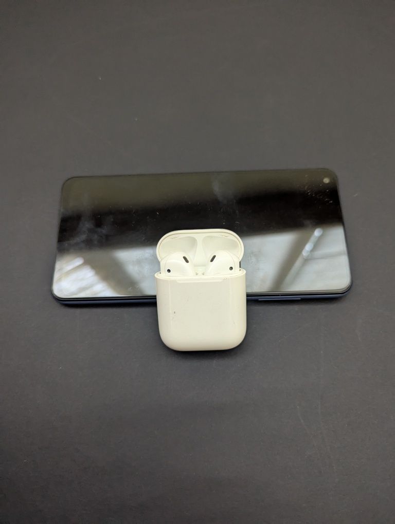 Airpods 1 покоління