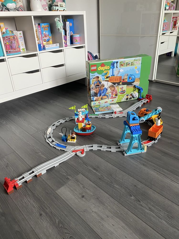 Lego duplo 10875. Pociąg towarowy. Wiek 2-5.