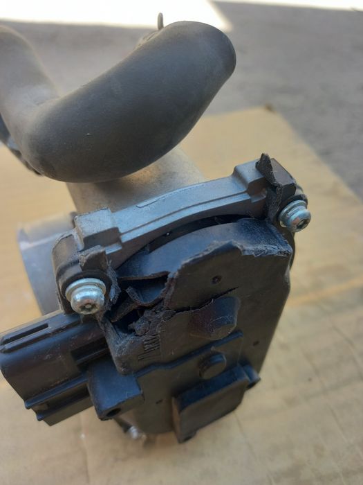 Mazda Mitsubishi дроссельная заслонка