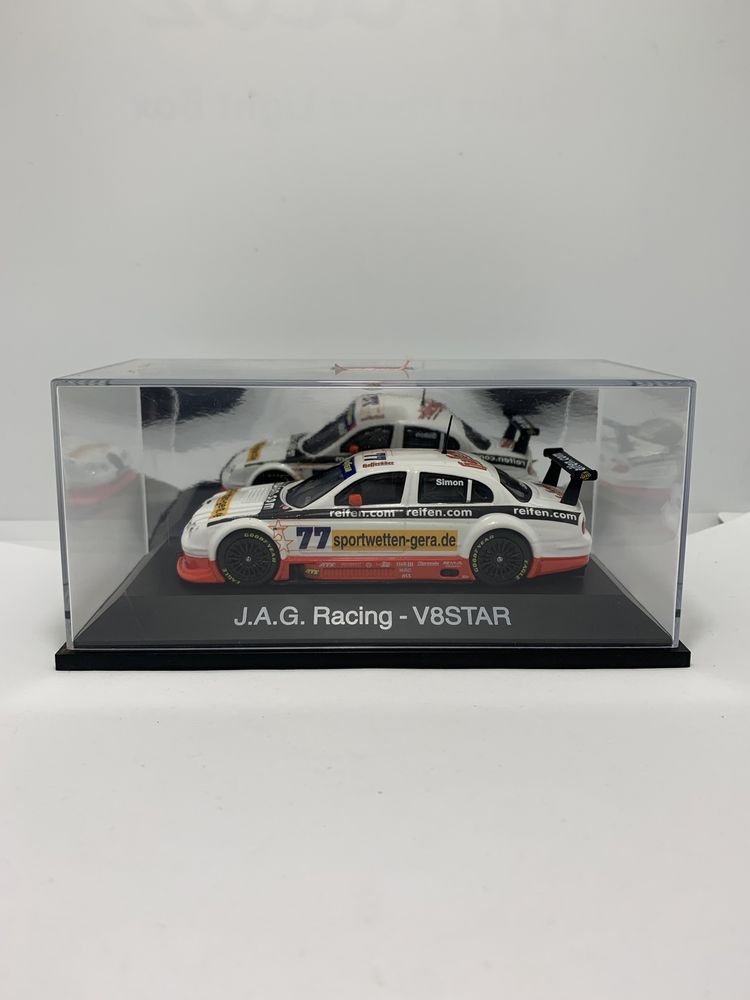 Jaguar Racing V8 Star da Schuco escala 1/43