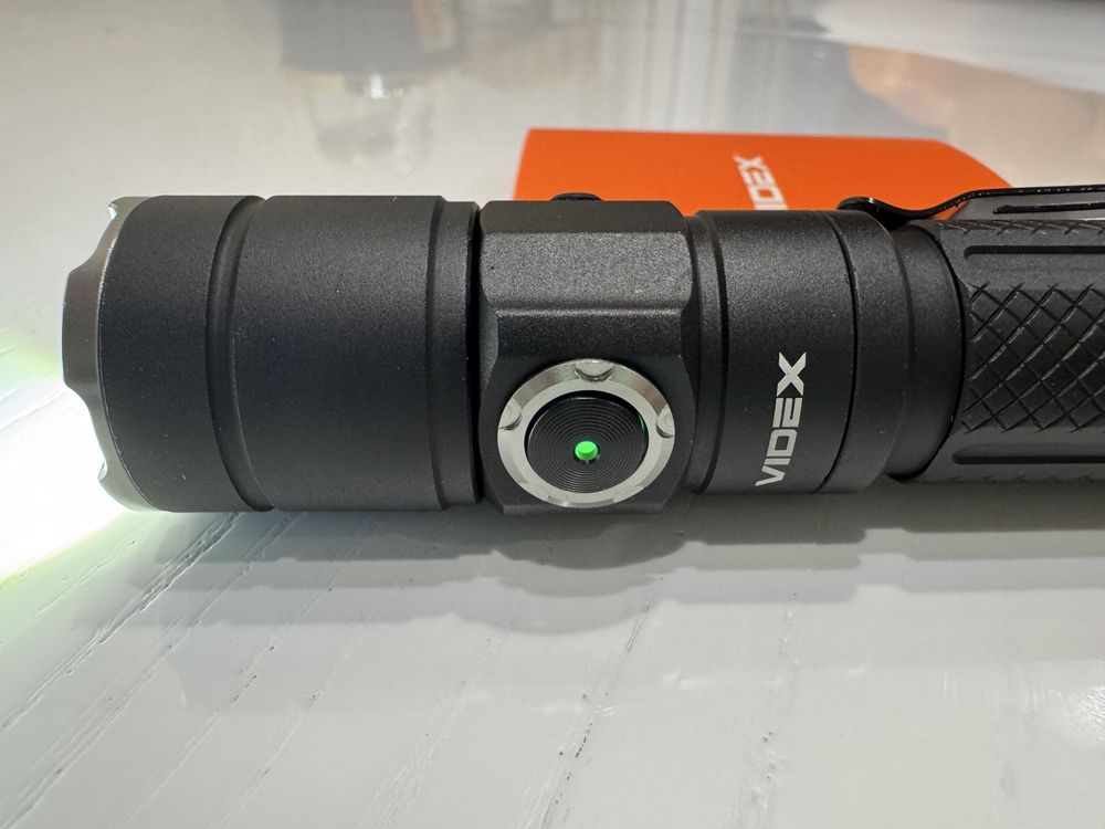 Портативный светодиодный фонарик Videx A105Z 1200 Lm