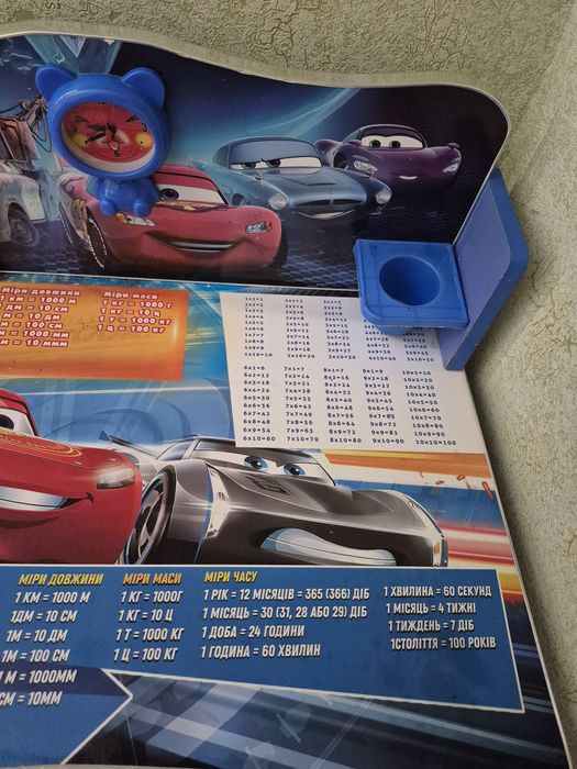 Продам стол и стул для младших классов