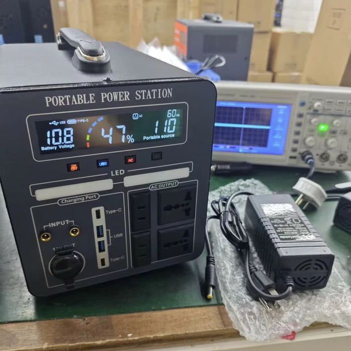 Зарядна станція 600w + сонячна батарея