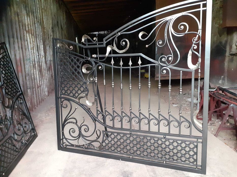 ковані ворота художня ковка вироби балкони перила оренда екскаватора