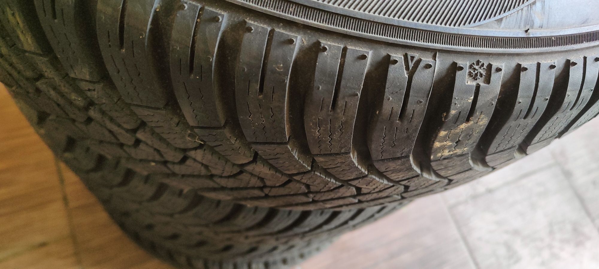 Komplet opon zimowych falken 195/55 R16