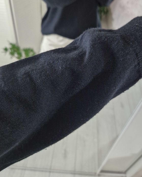 Prima merino czarny wełniany sweter w serek 50% wełna merino XL
