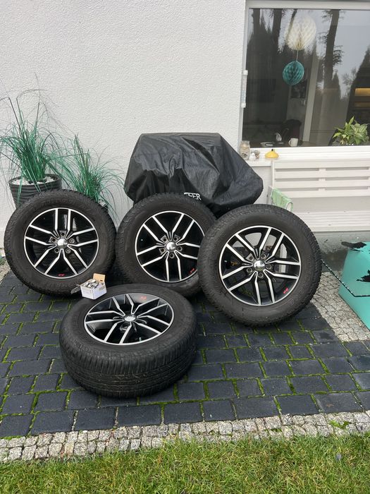 Kola felgi opony jeep grand cherokee trailhawk z czyjnikami i srubami