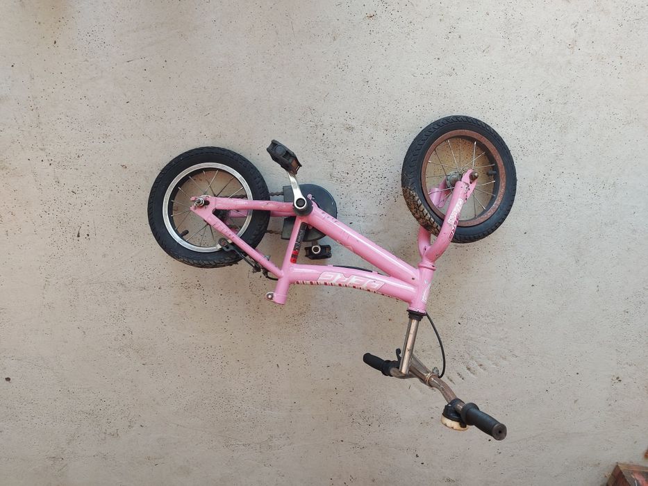 Varias  bicicletas de criança