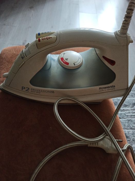 Праска Rowenta біла