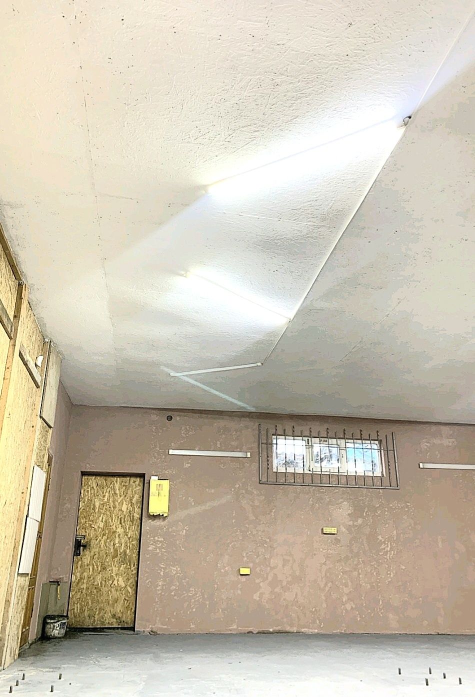 Бокс. Міні СТО. Замостян р-н. Три ФАЗИ, тобто U= 220/380V.Доступ 24/7.
