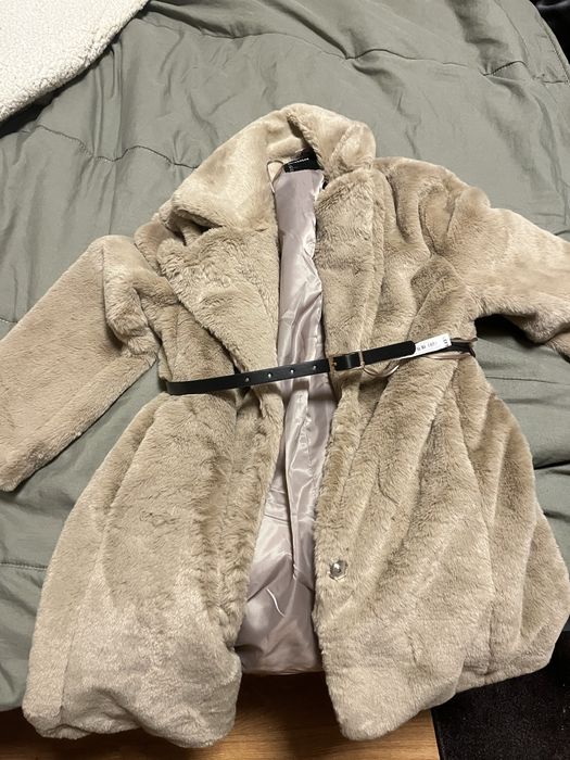 Vendo Casaco de Pelo Sintética
